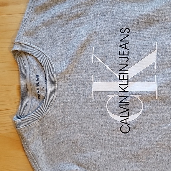 Calvin Klein Crewneck - Picture 2 of 3